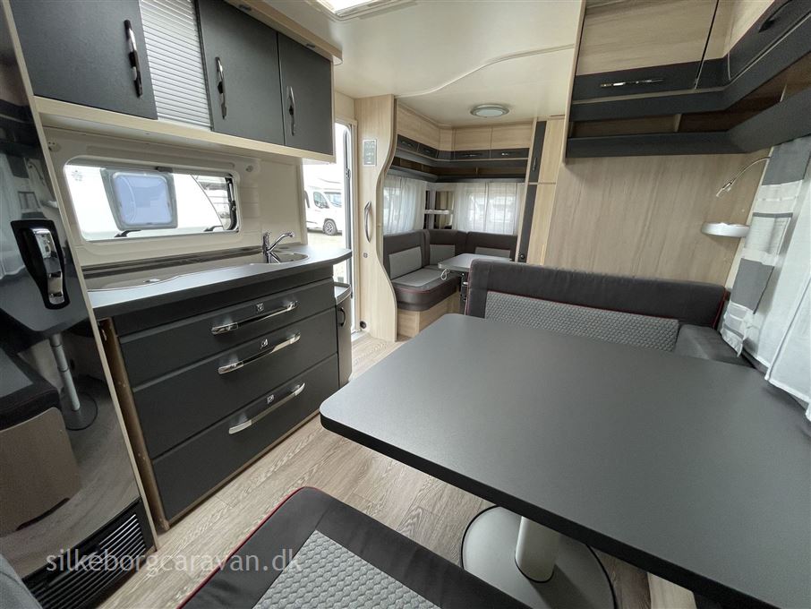 Hobby De Luxe Edition 650 KMFe